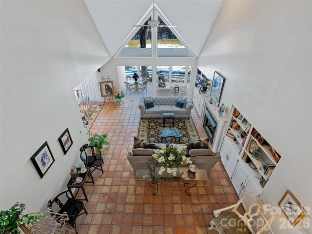 132 Overlook Drive, Flat Rock, NC 28731