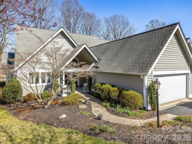 132 Overlook Drive, Flat Rock, NC 28731