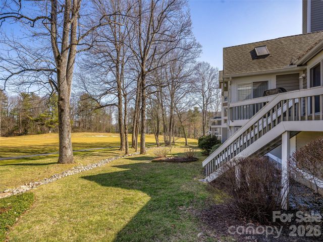 132 Overlook Drive, Flat Rock, NC 28731