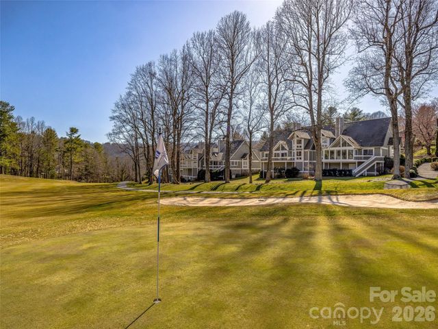 132 Overlook Drive, Flat Rock, NC 28731