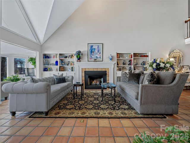 132 Overlook Drive, Flat Rock, NC 28731