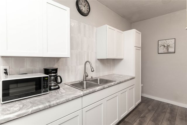 1761 Des Moines Street, Des Moines, IA 50316