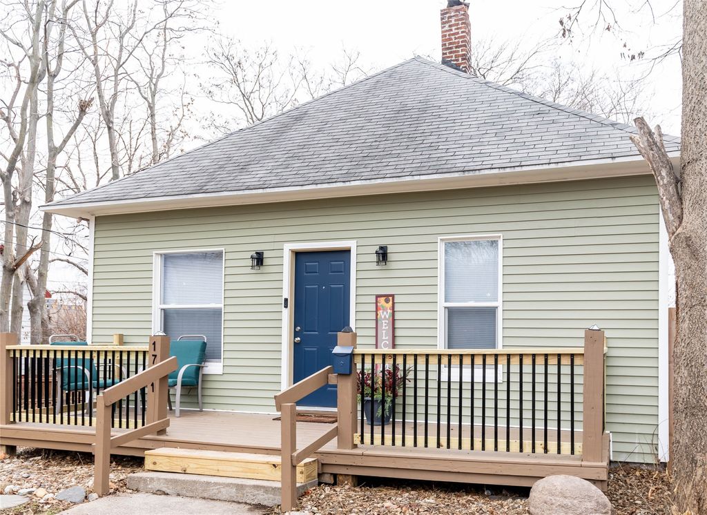 1761 Des Moines Street, Des Moines, IA 50316