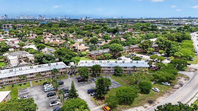 20311 NE 2nd Avenue 21, Miami, FL 33179