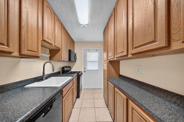20311 NE 2nd Avenue 21, Miami, FL 33179