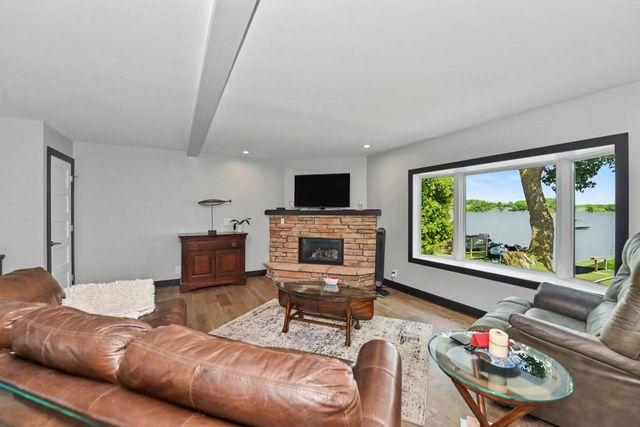 28906 Beach DRIVE, Waterford, WI 53185