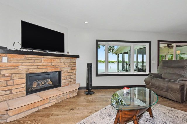 28906 Beach DRIVE, Waterford, WI 53185