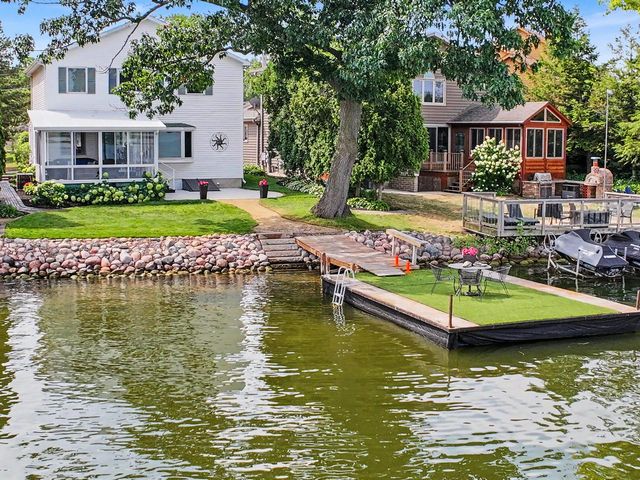 28906 Beach DRIVE, Waterford, WI 53185