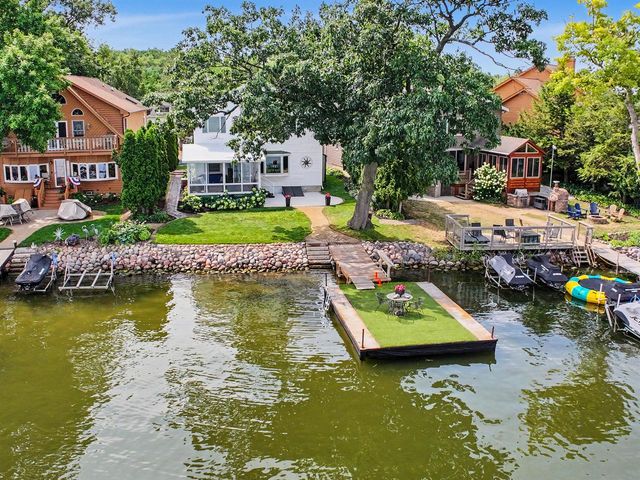 28906 Beach DRIVE, Waterford, WI 53185