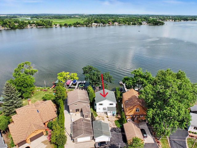 28906 Beach DRIVE, Waterford, WI 53185