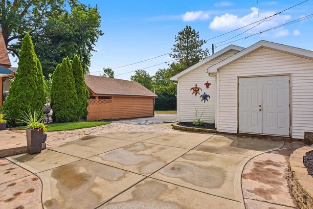 28906 Beach DRIVE, Waterford, WI 53185