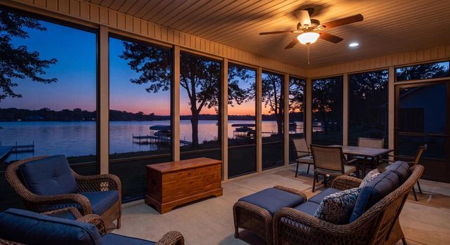28906 Beach DRIVE, Waterford, WI 53185