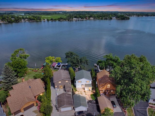 28906 Beach DRIVE, Waterford, WI 53185