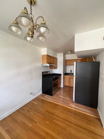 5335 N California Avenue 203, Chicago, IL 60625