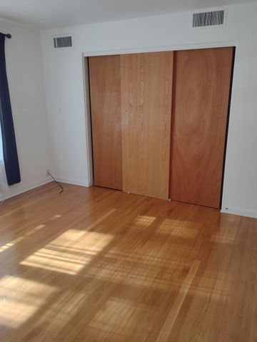 5335 N California Avenue 203, Chicago, IL 60625