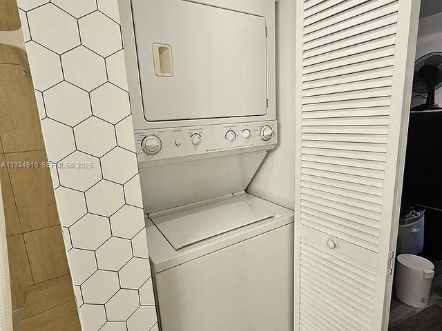 1750 N Bayshore Dr 1909, Miami, FL 33132