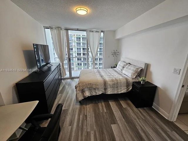 1750 N Bayshore Dr 1909, Miami, FL 33132