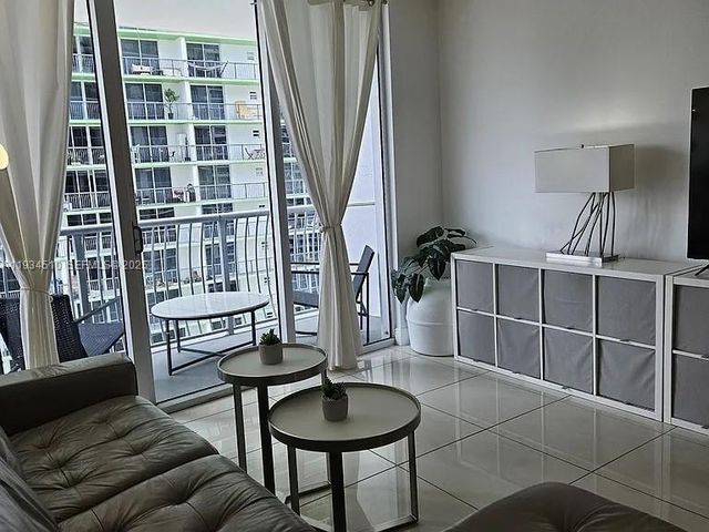 1750 N Bayshore Dr 1909, Miami, FL 33132