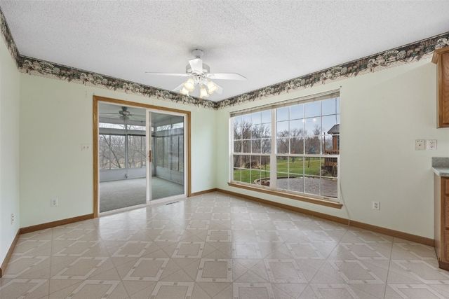 1913 Fox Trail Drive NE, Cedar Rapids, IA 52402