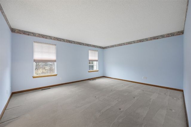 1913 Fox Trail Drive NE, Cedar Rapids, IA 52402