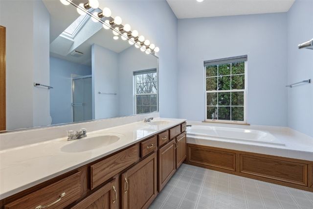 1913 Fox Trail Drive NE, Cedar Rapids, IA 52402