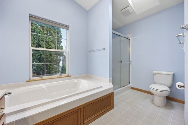 1913 Fox Trail Drive NE, Cedar Rapids, IA 52402