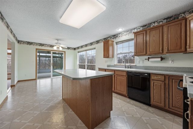 1913 Fox Trail Drive NE, Cedar Rapids, IA 52402