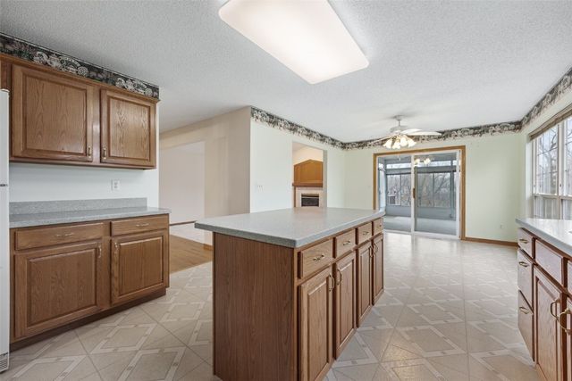 1913 Fox Trail Drive NE, Cedar Rapids, IA 52402