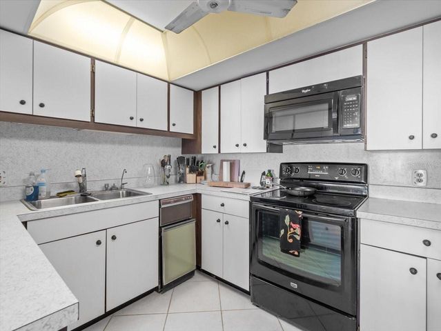 1400 GULF BOULEVARD 806, Clearwater, FL 33767