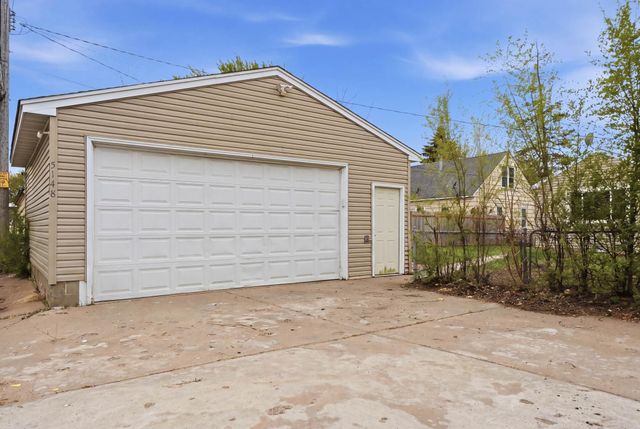 5148 Logan Avenue N, Minneapolis, MN 55430