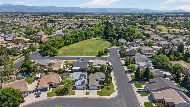 2335 Golden, Clovis, CA 93611