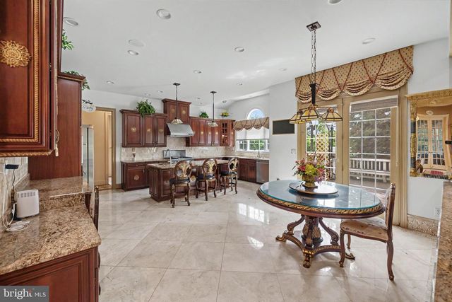 22727 AIRMONT HUNT DR, Ashburn, VA 20148