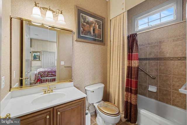 22727 AIRMONT HUNT DR, Ashburn, VA 20148