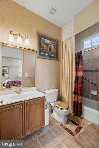 22727 AIRMONT HUNT DR, Ashburn, VA 20148