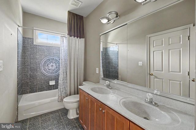 22727 AIRMONT HUNT DR, Ashburn, VA 20148