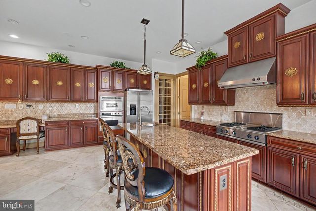 22727 AIRMONT HUNT DR, Ashburn, VA 20148
