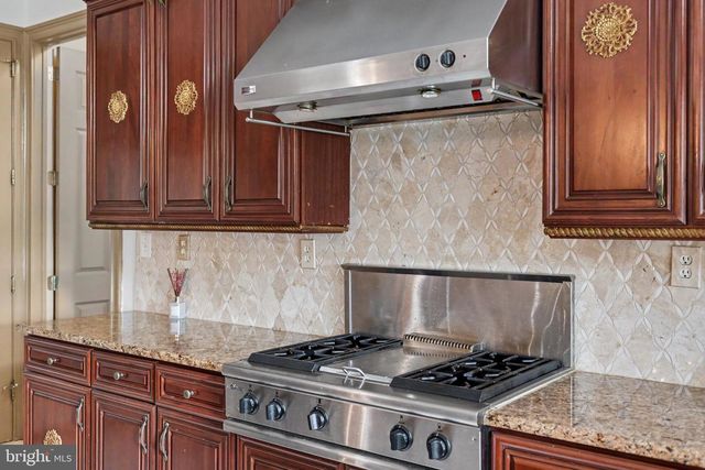 22727 AIRMONT HUNT DR, Ashburn, VA 20148
