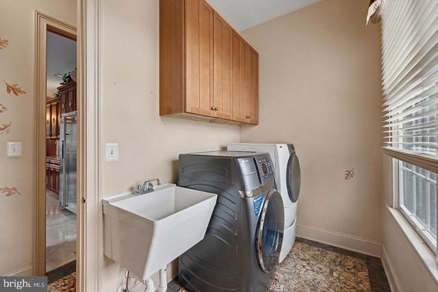 22727 AIRMONT HUNT DR, Ashburn, VA 20148