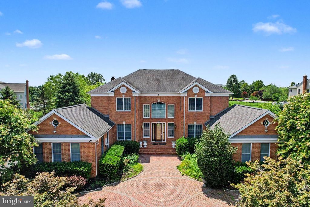 22727 AIRMONT HUNT DR, Ashburn, VA 20148