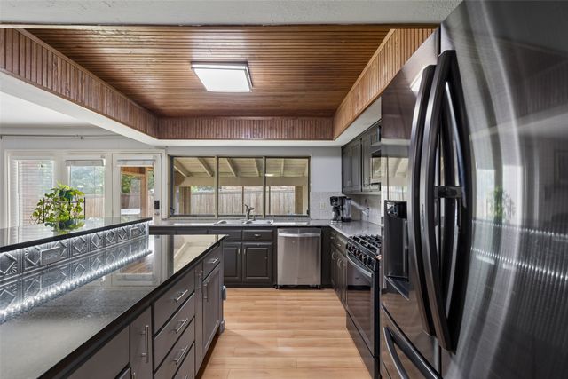 713 Kathryn Drive, Lewisville, TX 75067