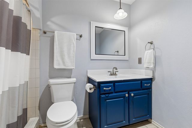 713 Kathryn Drive, Lewisville, TX 75067