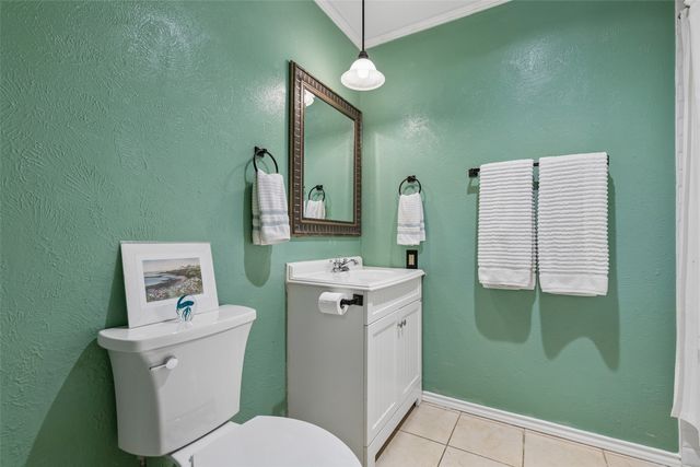 713 Kathryn Drive, Lewisville, TX 75067