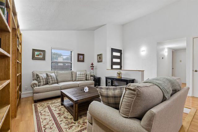 713 Kathryn Drive, Lewisville, TX 75067