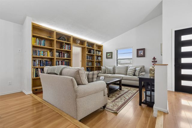713 Kathryn Drive, Lewisville, TX 75067