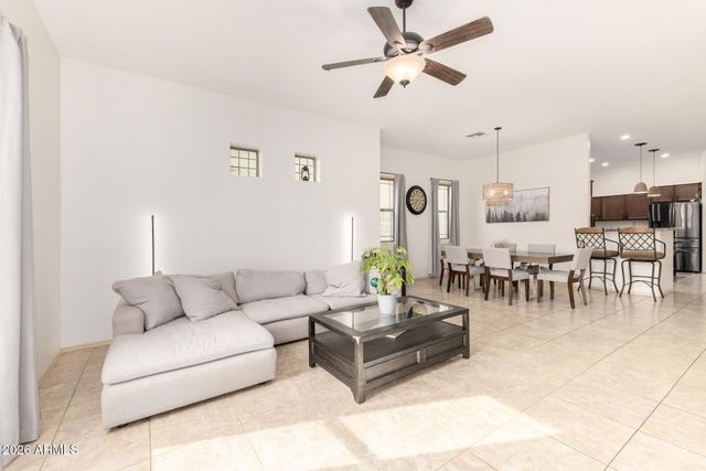 6202 E MCKELLIPS Road 189, Mesa, AZ 85215