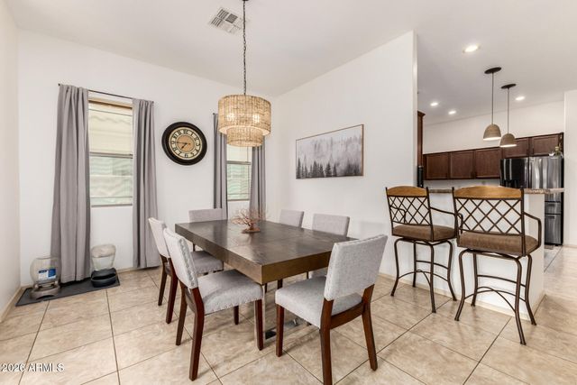 6202 E MCKELLIPS Road 189, Mesa, AZ 85215