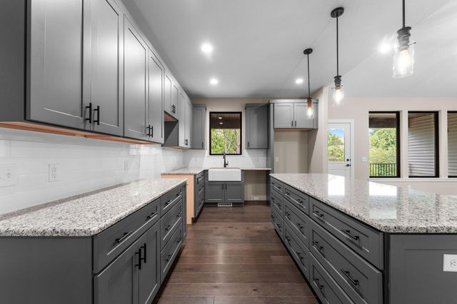 654 Walkington Lane, Branson, MO 65616