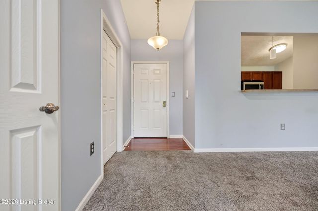 2604 Aristocrat Pl 303, Louisville, KY 40299