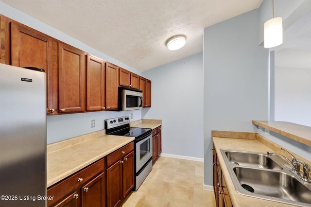 2604 Aristocrat Pl 303, Louisville, KY 40299