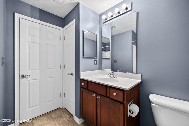 2604 Aristocrat Pl 303, Louisville, KY 40299